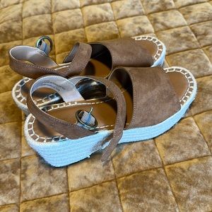 🏖️Universal Thread espadrille sandals